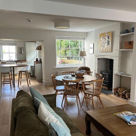 Billie'S Seaside Retreat Villa Lyme Regis Bagian luar foto