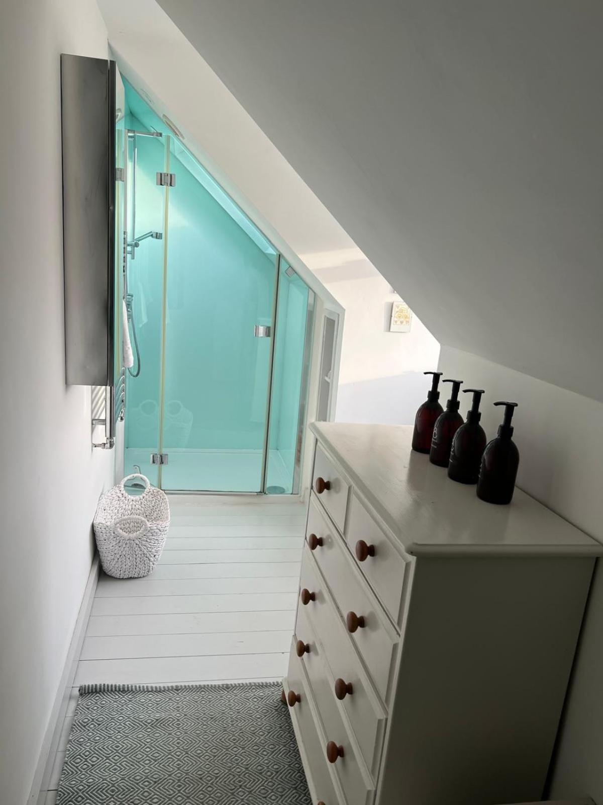 Billie'S Seaside Retreat Villa Lyme Regis Bagian luar foto